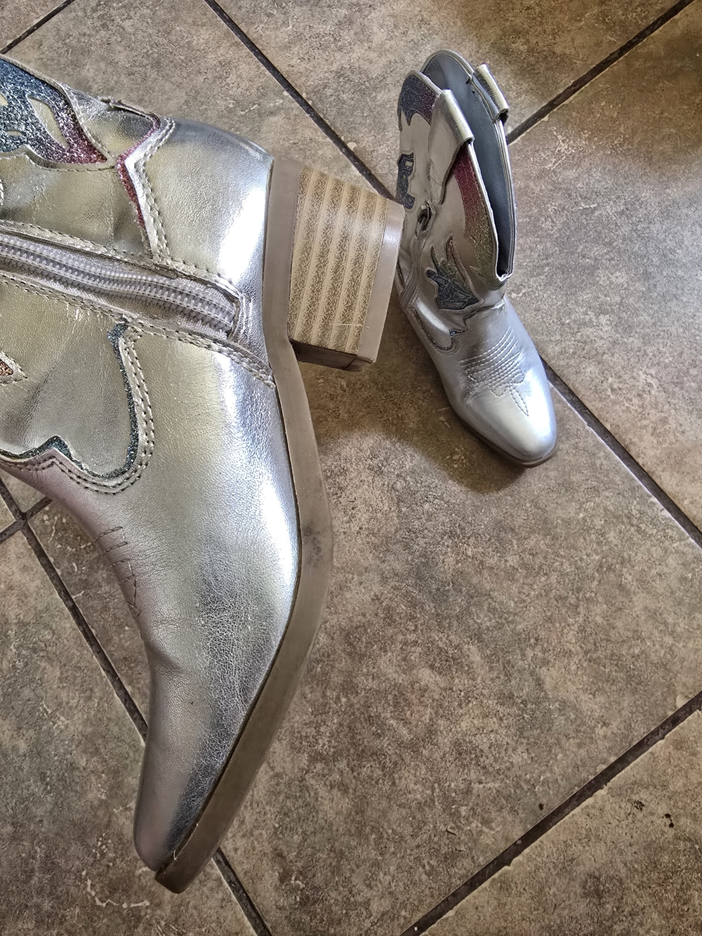 Silver Cowboy Boots Little Girls Size 11 - Picture 3 of 6